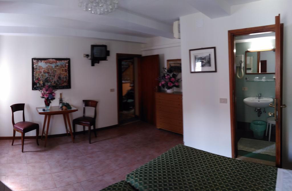 Albergo Al Gobbo Venice Luaran gambar