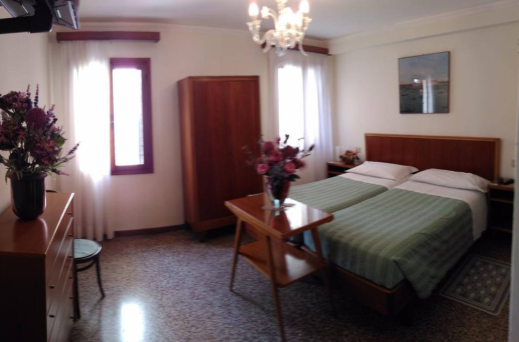 Albergo Al Gobbo Venice Luaran gambar