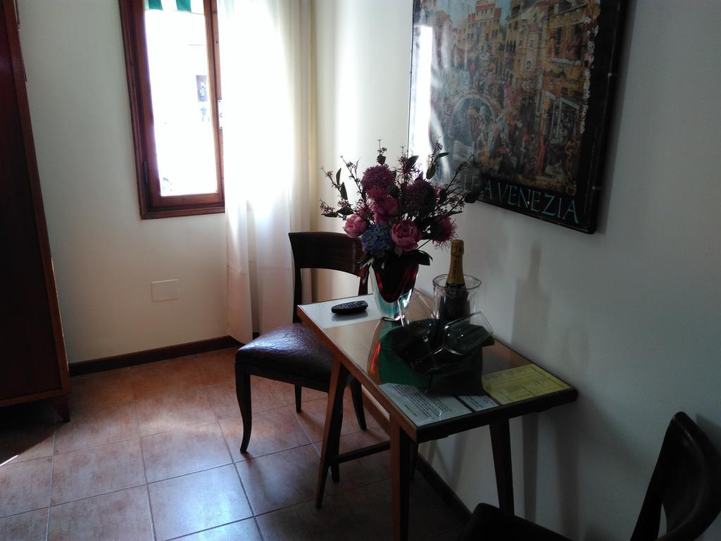 Albergo Al Gobbo Venice Luaran gambar